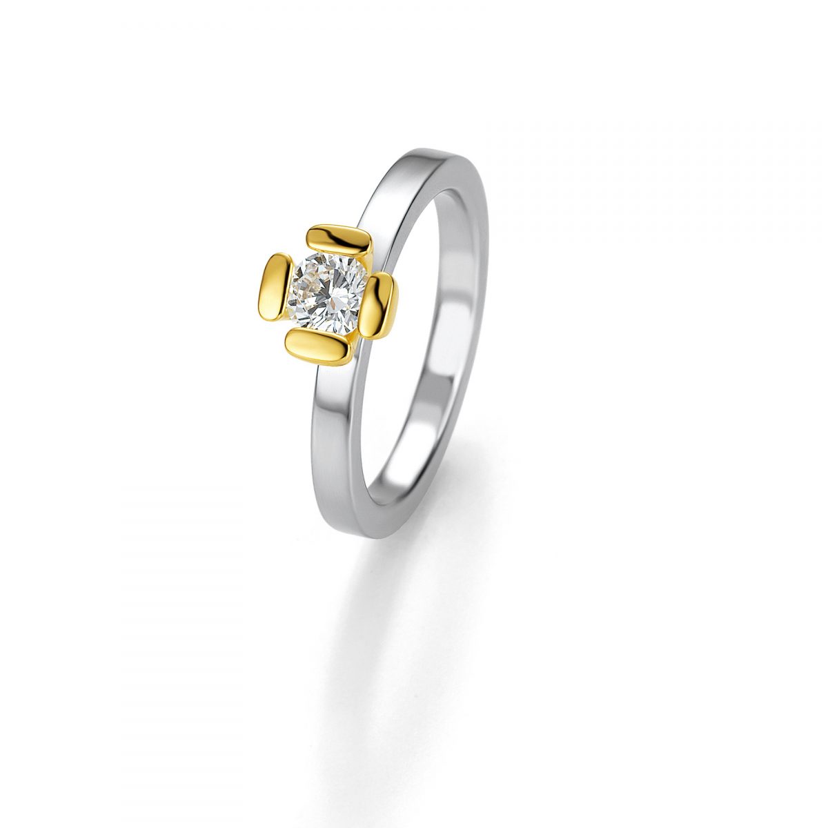 Solitaire K18 Ring with Diamond